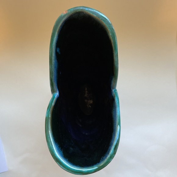 Blue Mountain Pottery Vase - Picture 6 of 7